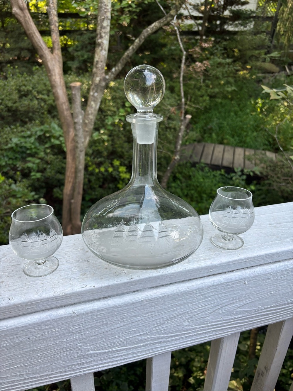 Clear Glass Brandy Wine Decanter Round Stopper with Etched Glass Ship